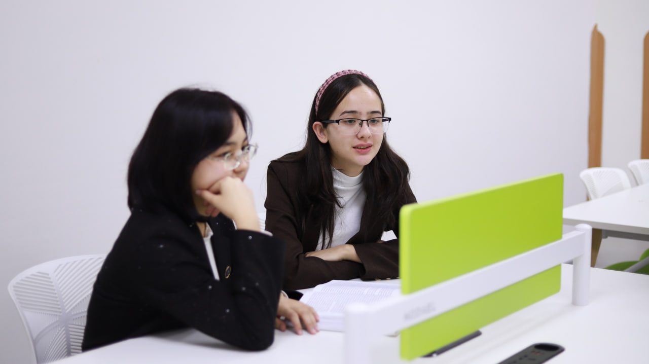 Talabalar ishtirokida “Fikrlar marafoni”.