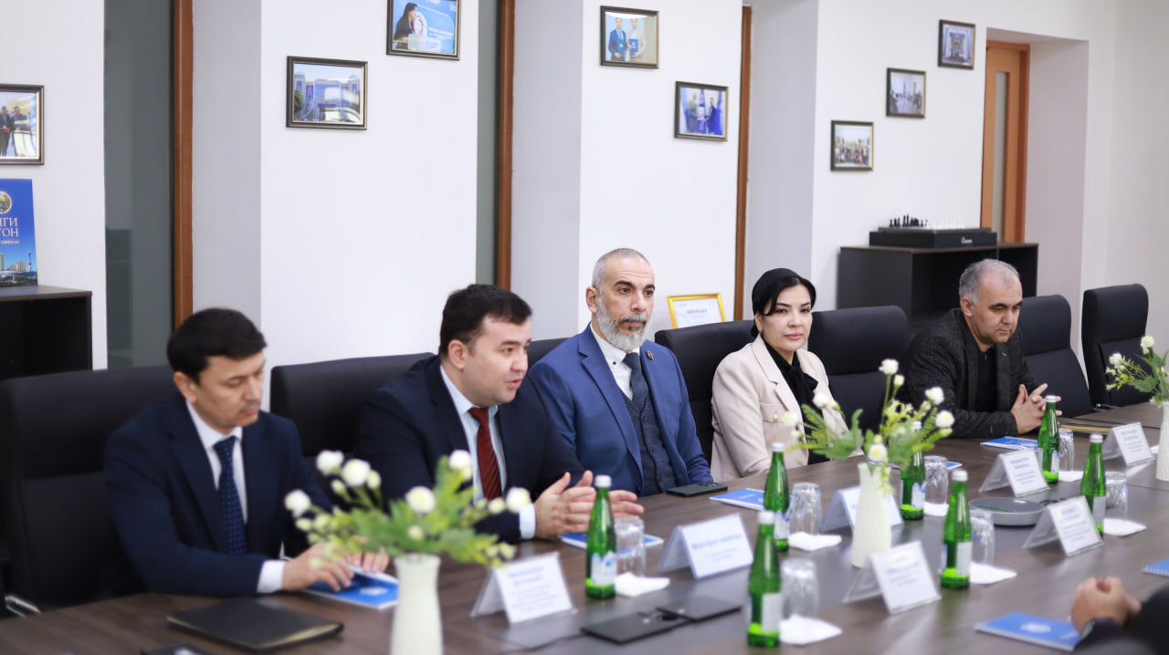 A cooperation memorandum has been signed between Al-Khwarizmi University and AloqaBank.